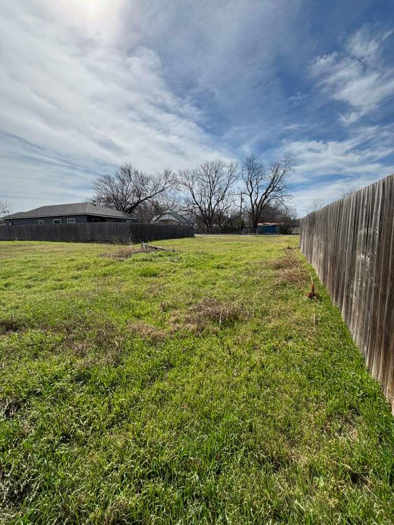 612 Briggs Street Lampasas TX 76550
