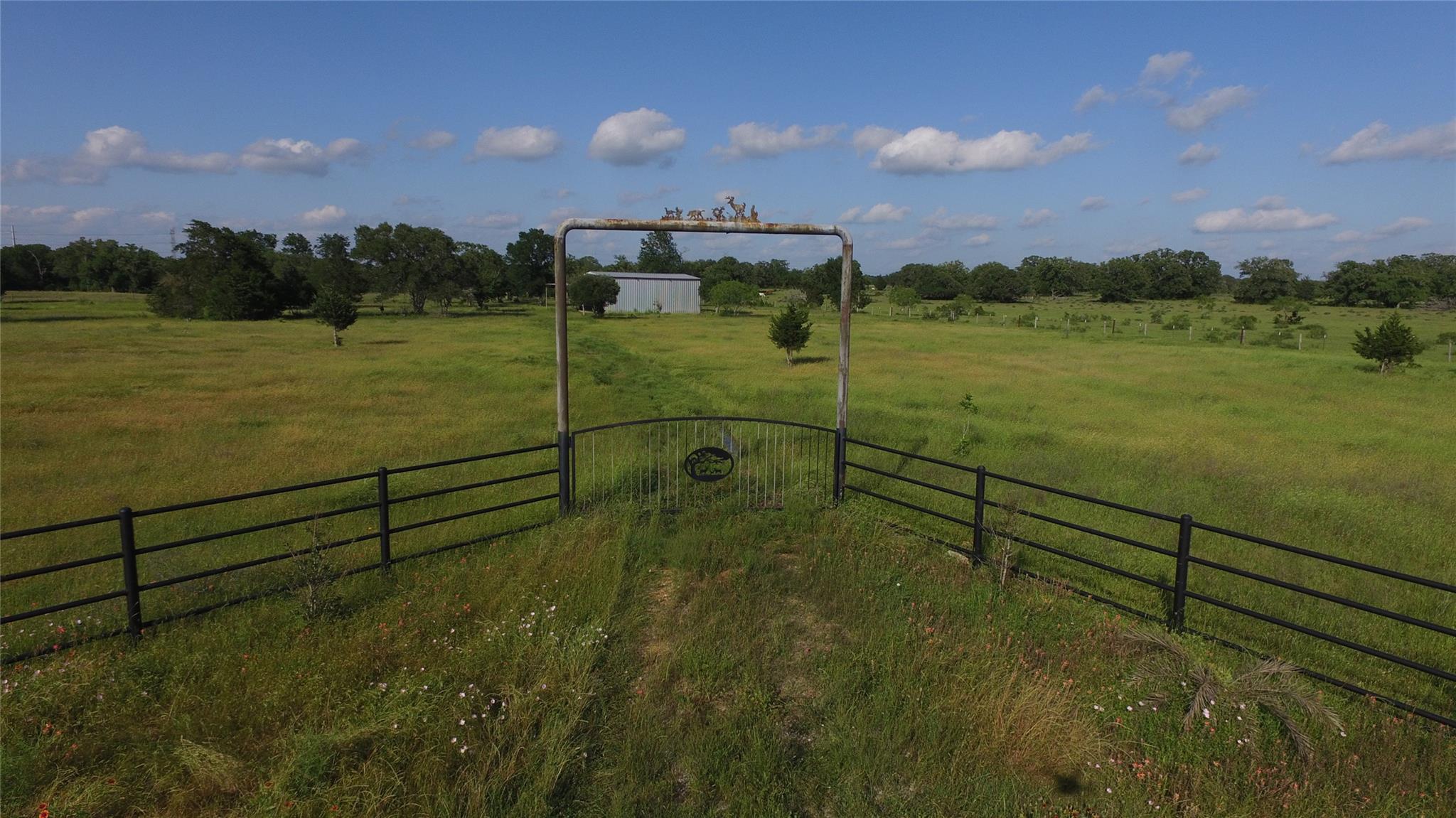 8616 N Us Highway 77 Highway La Grange TX 78945
