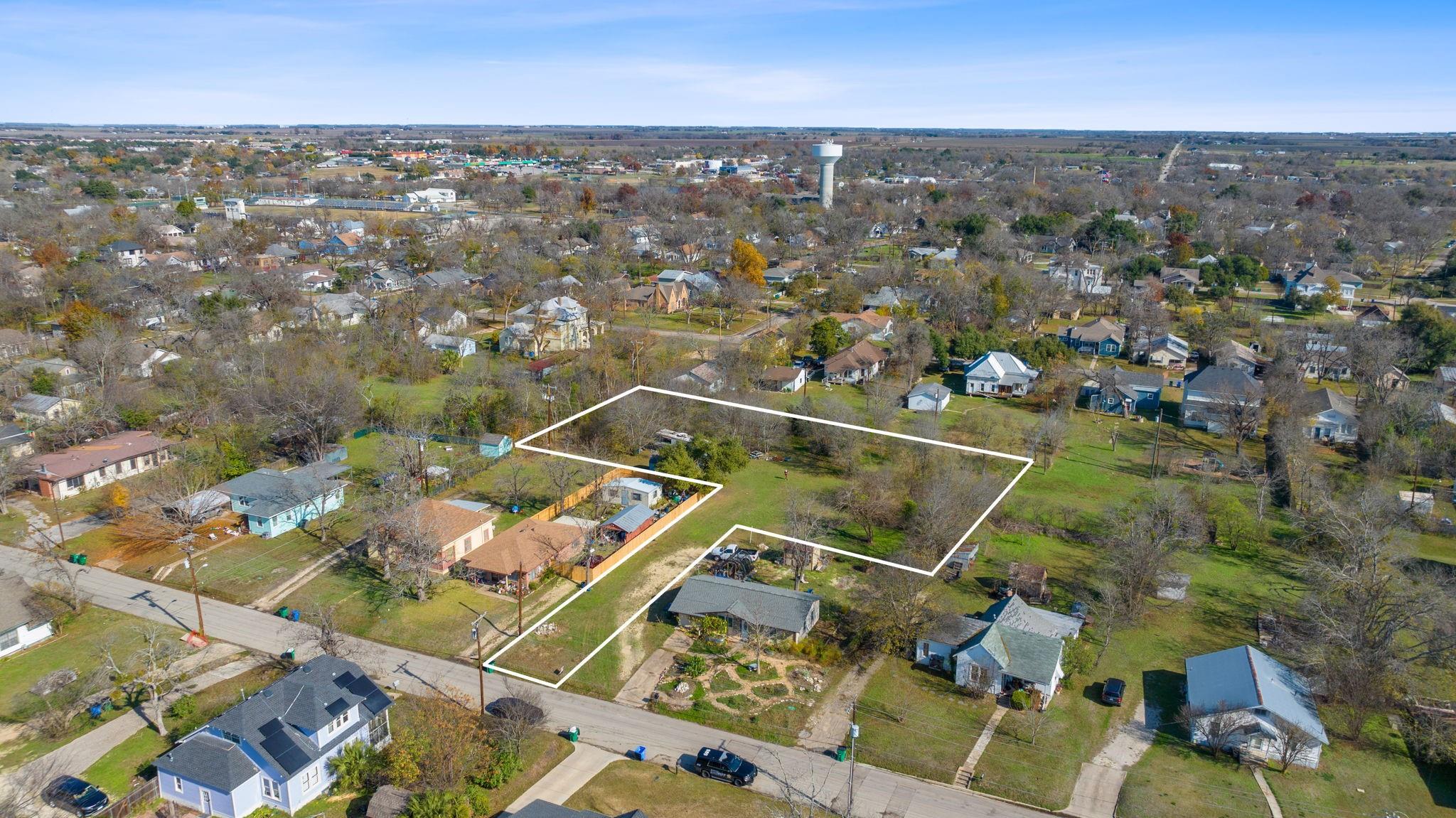 842 Kimbro Street Taylor TX 76574