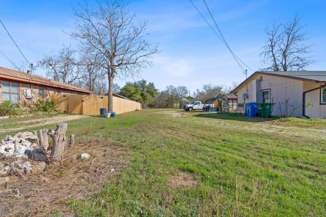 842 Kimbro Street Taylor TX 76574
