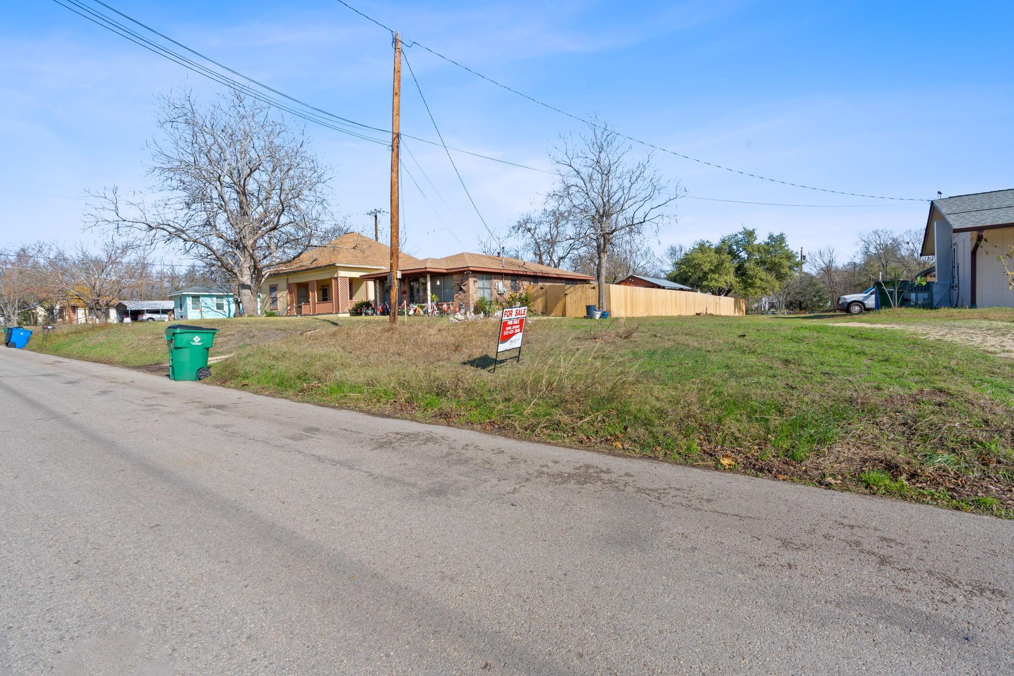 842 Kimbro Street Taylor TX 76574