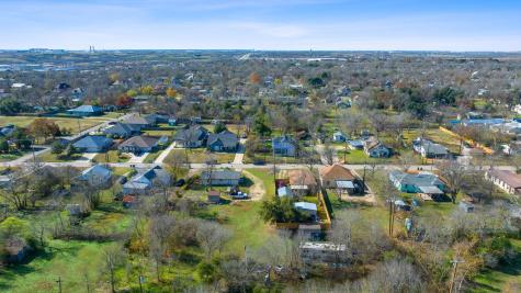 842 Kimbro Street Taylor TX 76574