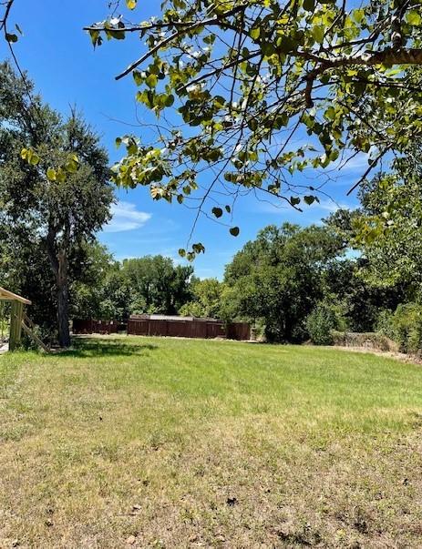 505 E 4th Street Cameron TX 76520