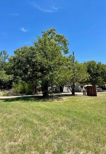 505 E 4th Street Cameron TX 76520