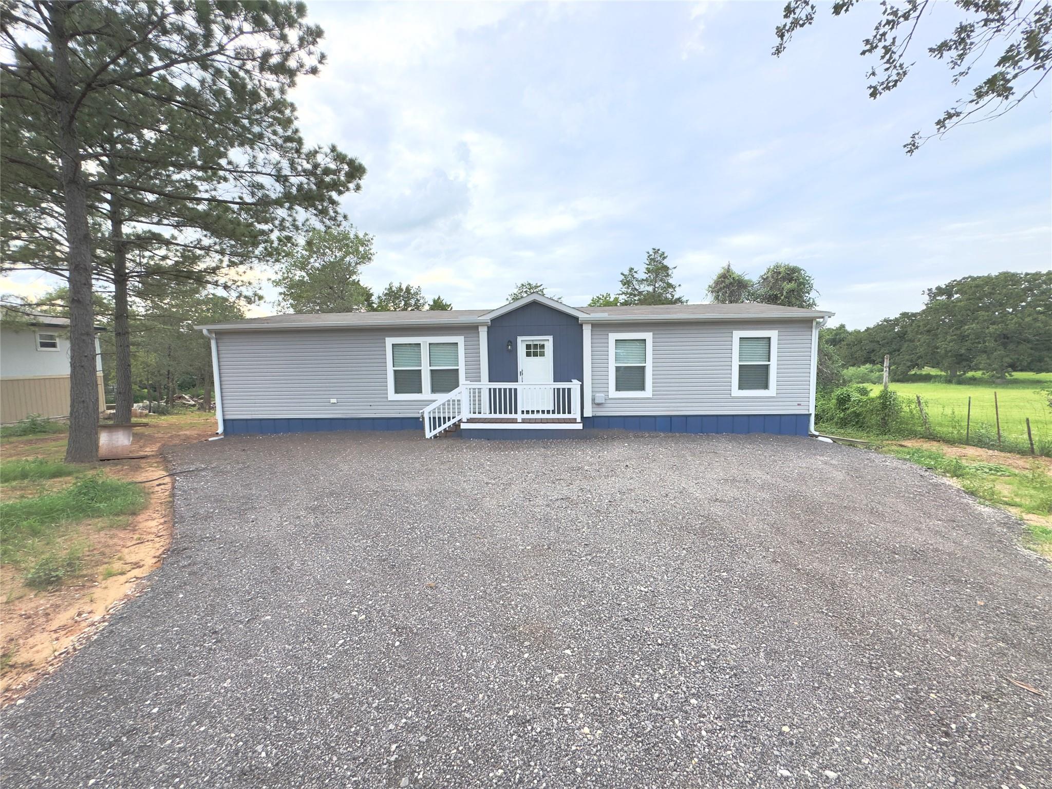268 Flaming Oak Drive Bastrop TX 78602