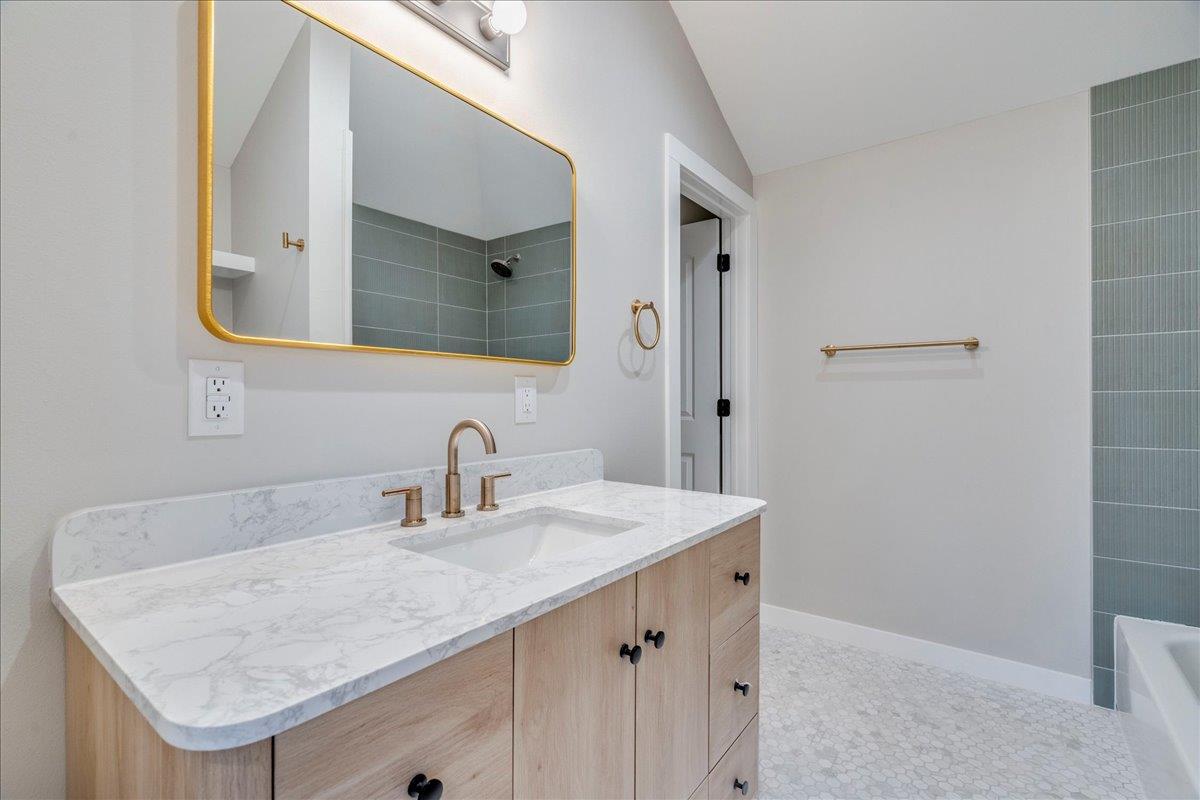 158 Shady Oaks Drive Dale TX 78616