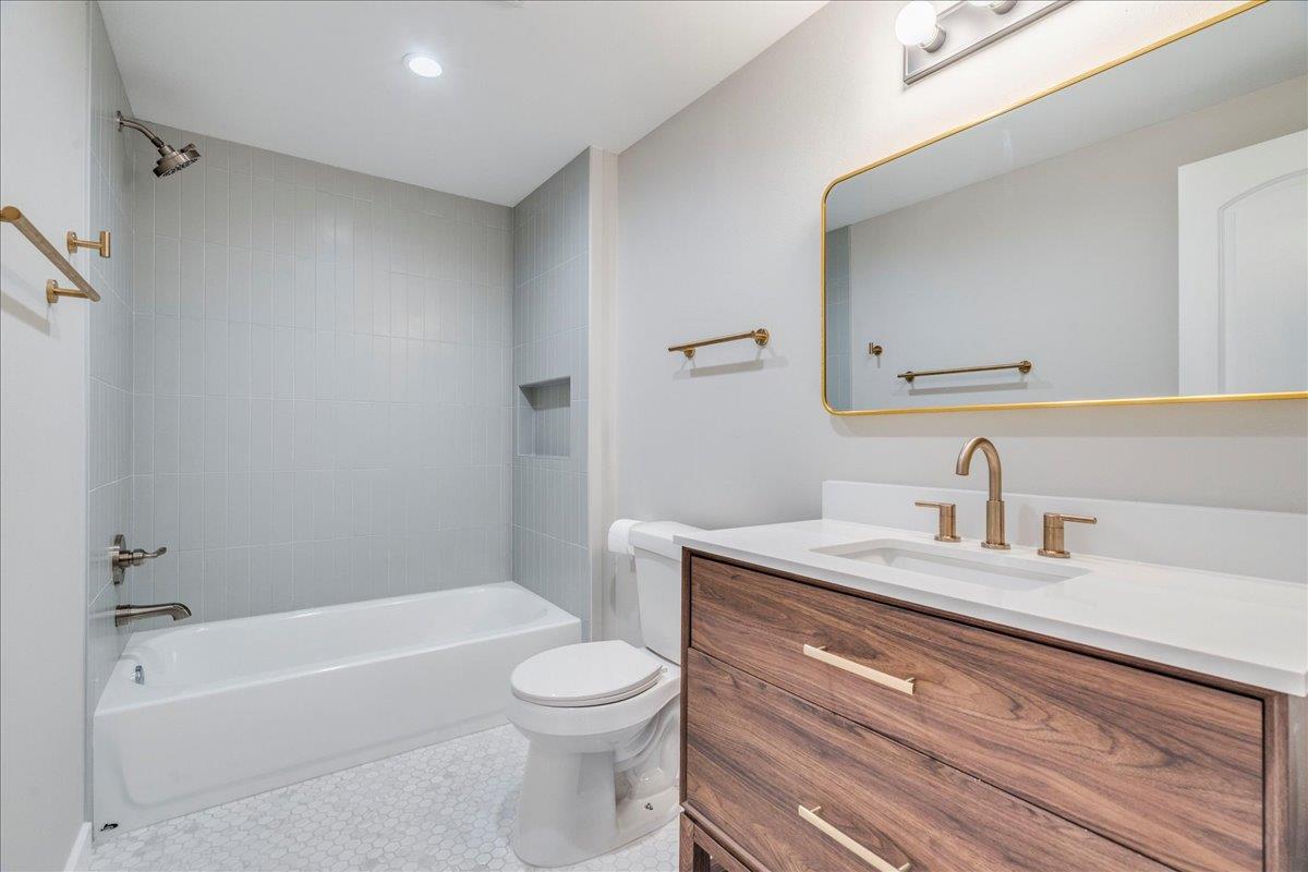 158 Shady Oaks Drive Dale TX 78616
