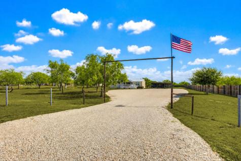 269 Callihan Road Lockhart TX 78644