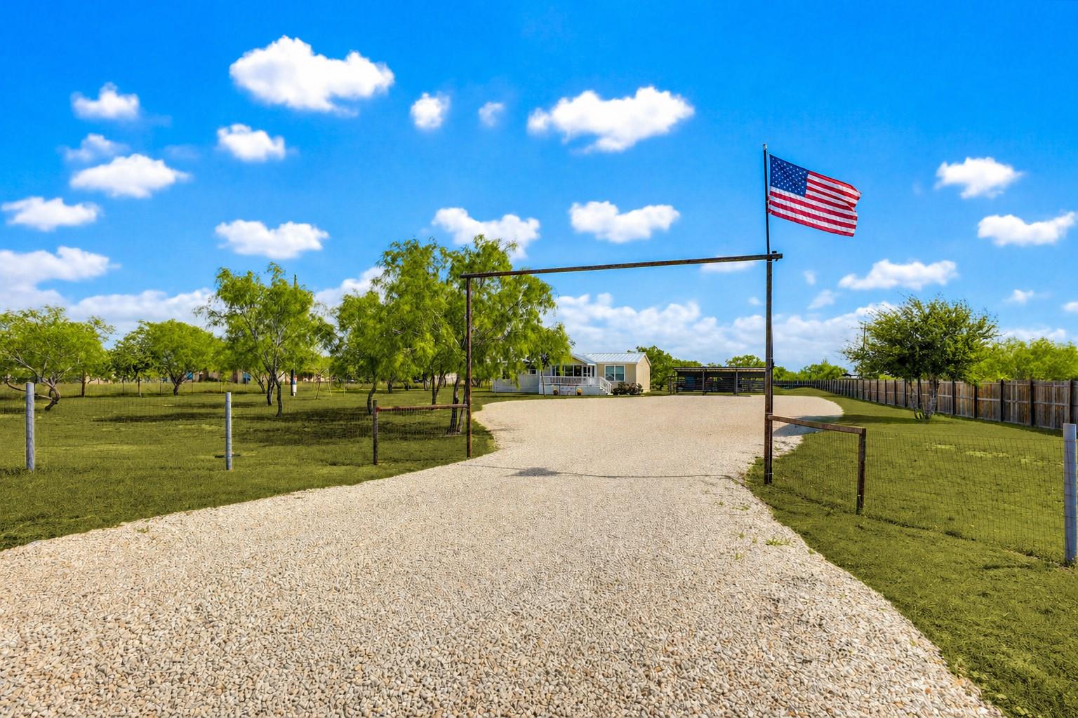 269 Callihan Road Lockhart TX 78644