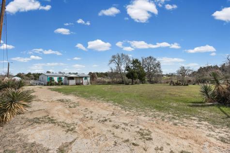 250 Mcduffy Lane West Point TX 78963