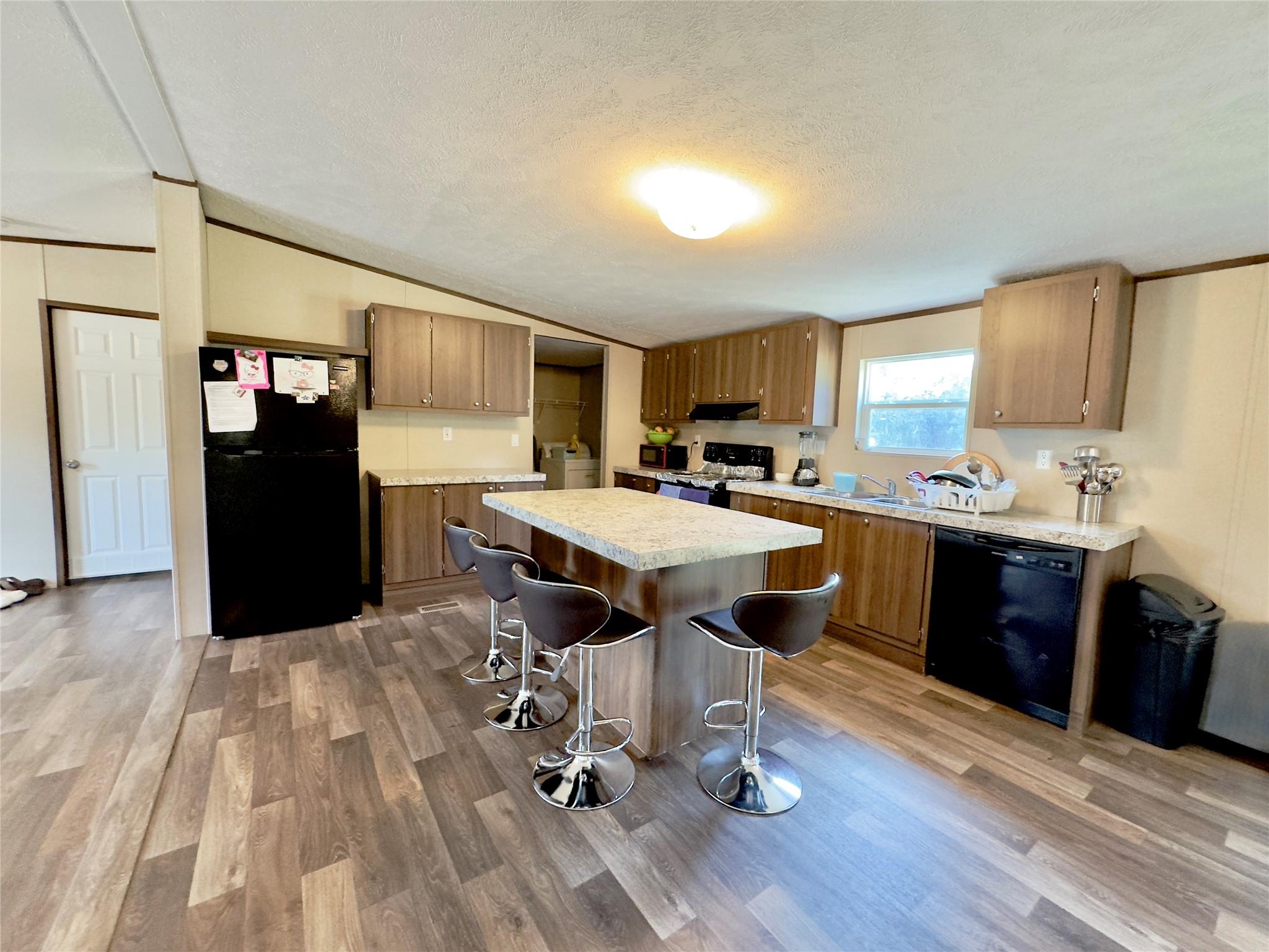 1869 Young Lane Lockhart TX 78644