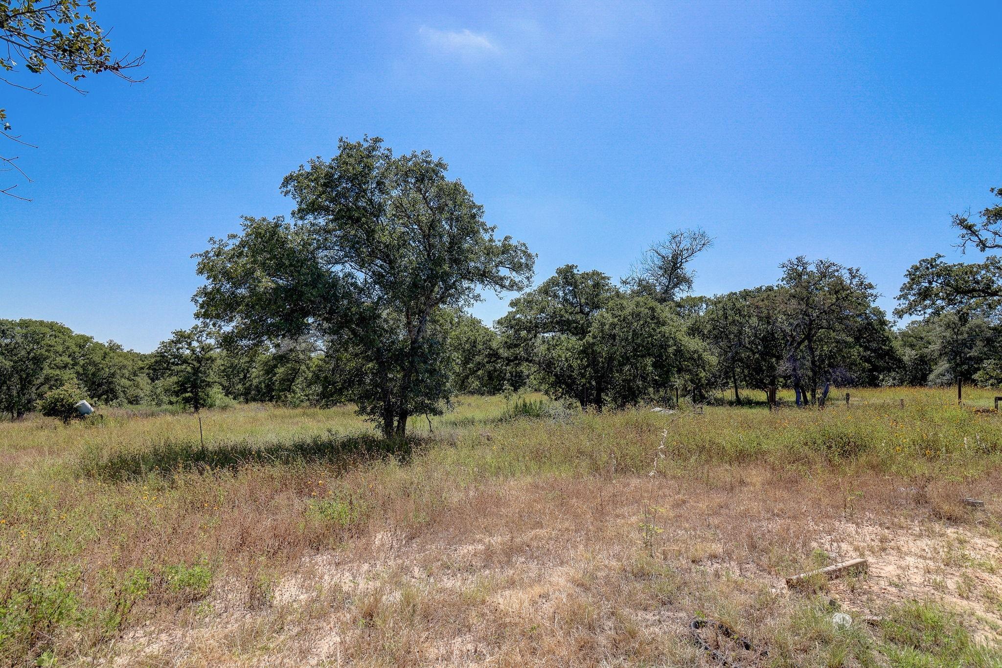 2125 Polly Lane La Vernia TX 78121