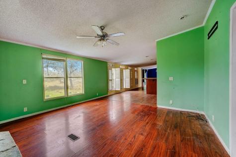 2125 Polly Lane La Vernia TX 78121