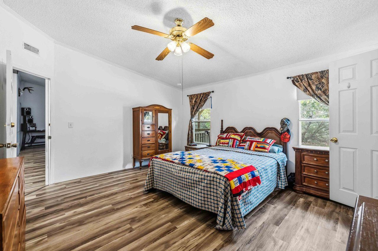 1820 Thousand Oaks Trail Liberty Hill TX 78642