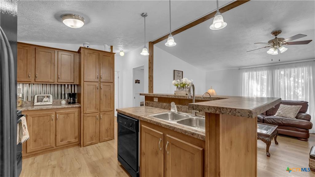 9902 County Road 210 Bertram TX 78605