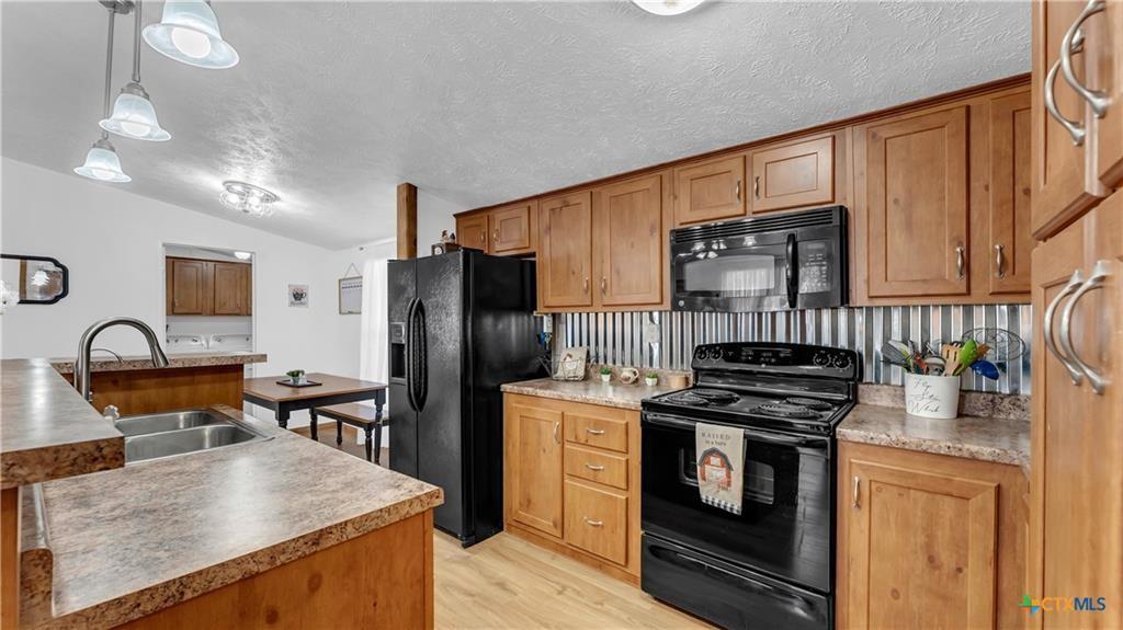 9902 County Road 210 Bertram TX 78605