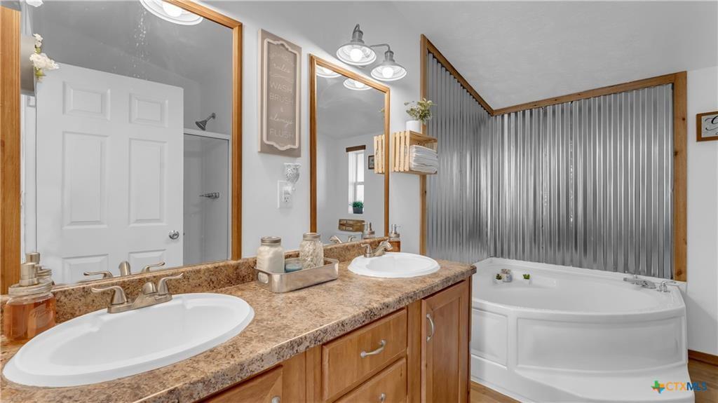 9902 County Road 210 Bertram TX 78605