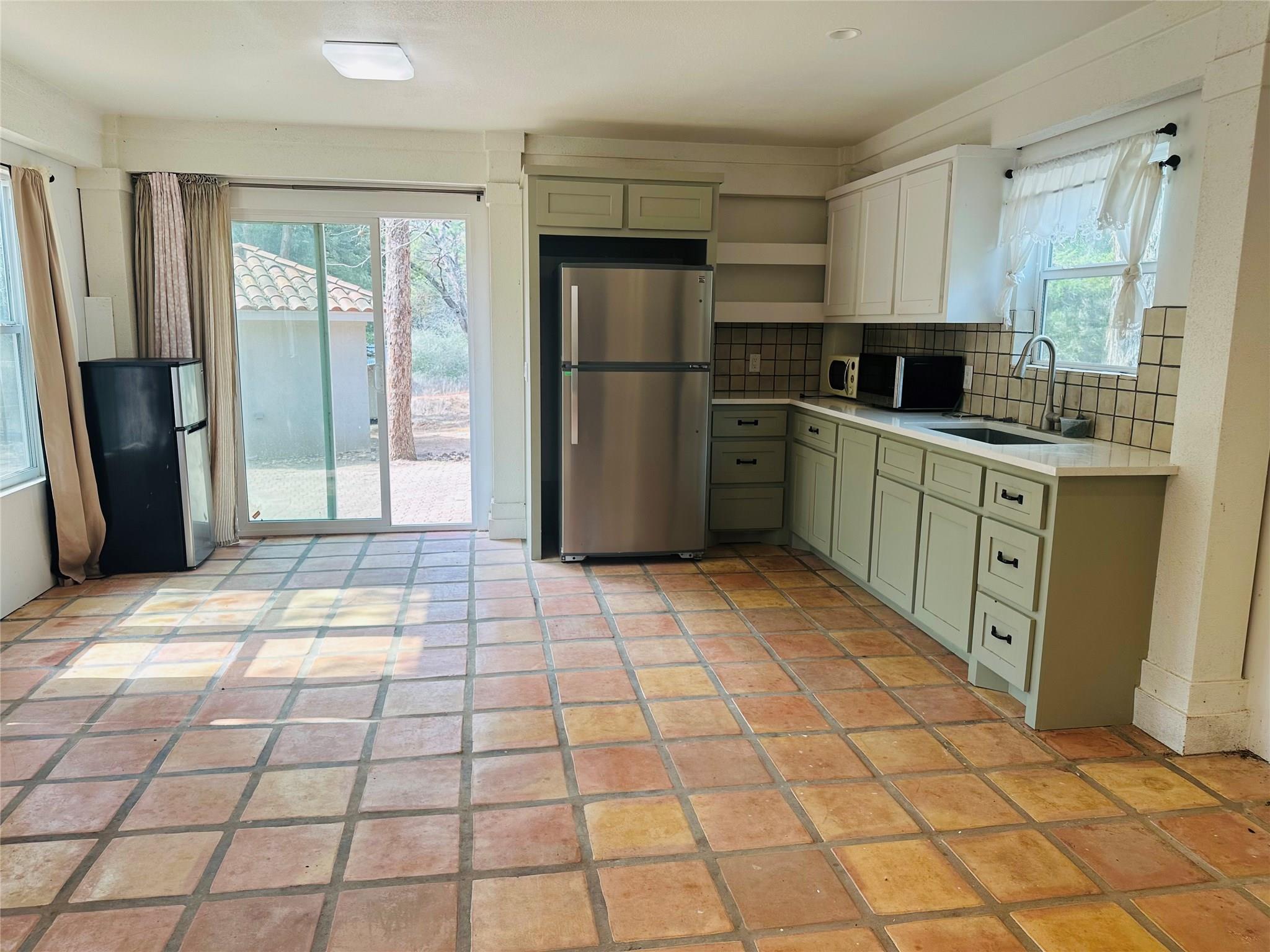 1053 Elm Crest Drive New Ulm TX 78950