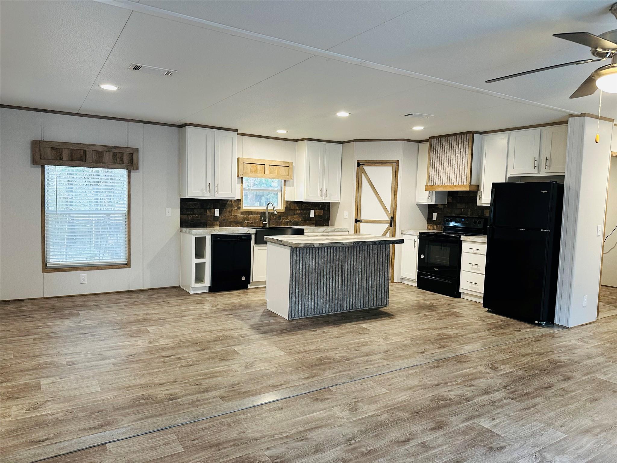 1053 Elm Crest Drive New Ulm TX 78950