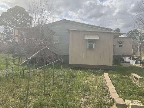 1225 W Highway 71 Highway W Smithville TX 78957