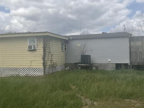 1225 W Highway 71 Highway W Smithville TX 78957