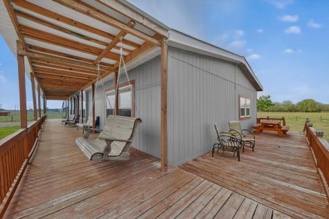 664 Garrett Road Yoakum TX 77995