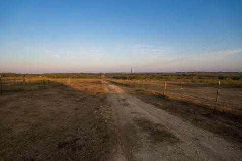 1096 County Road 447 Waelder TX 78959