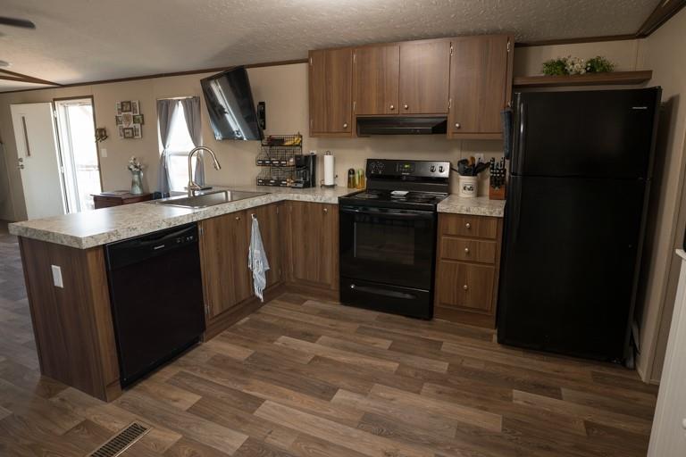 1096 County Road 447 Waelder TX 78959