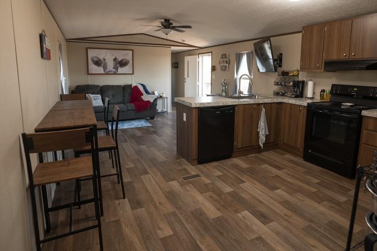 1096 County Road 447 Waelder TX 78959