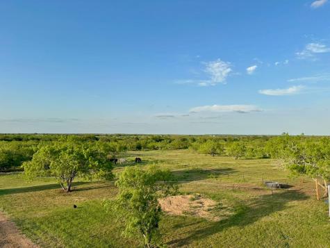 1096 County Road 447 Waelder TX 78959