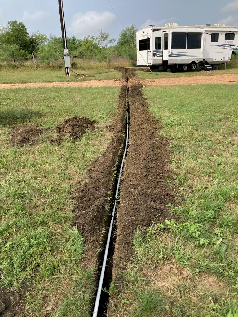 1096 County Road 447 Waelder TX 78959