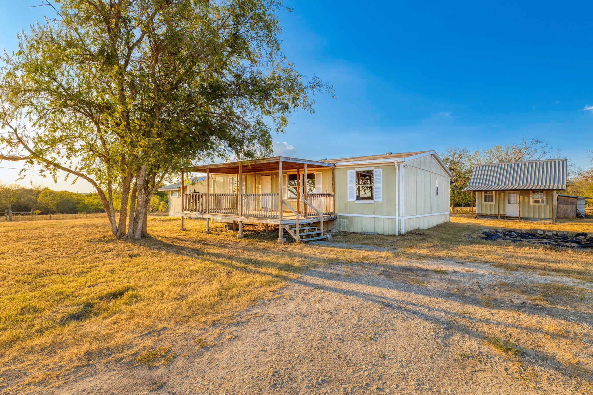 645 Old Luling Road Lockhart TX 78644