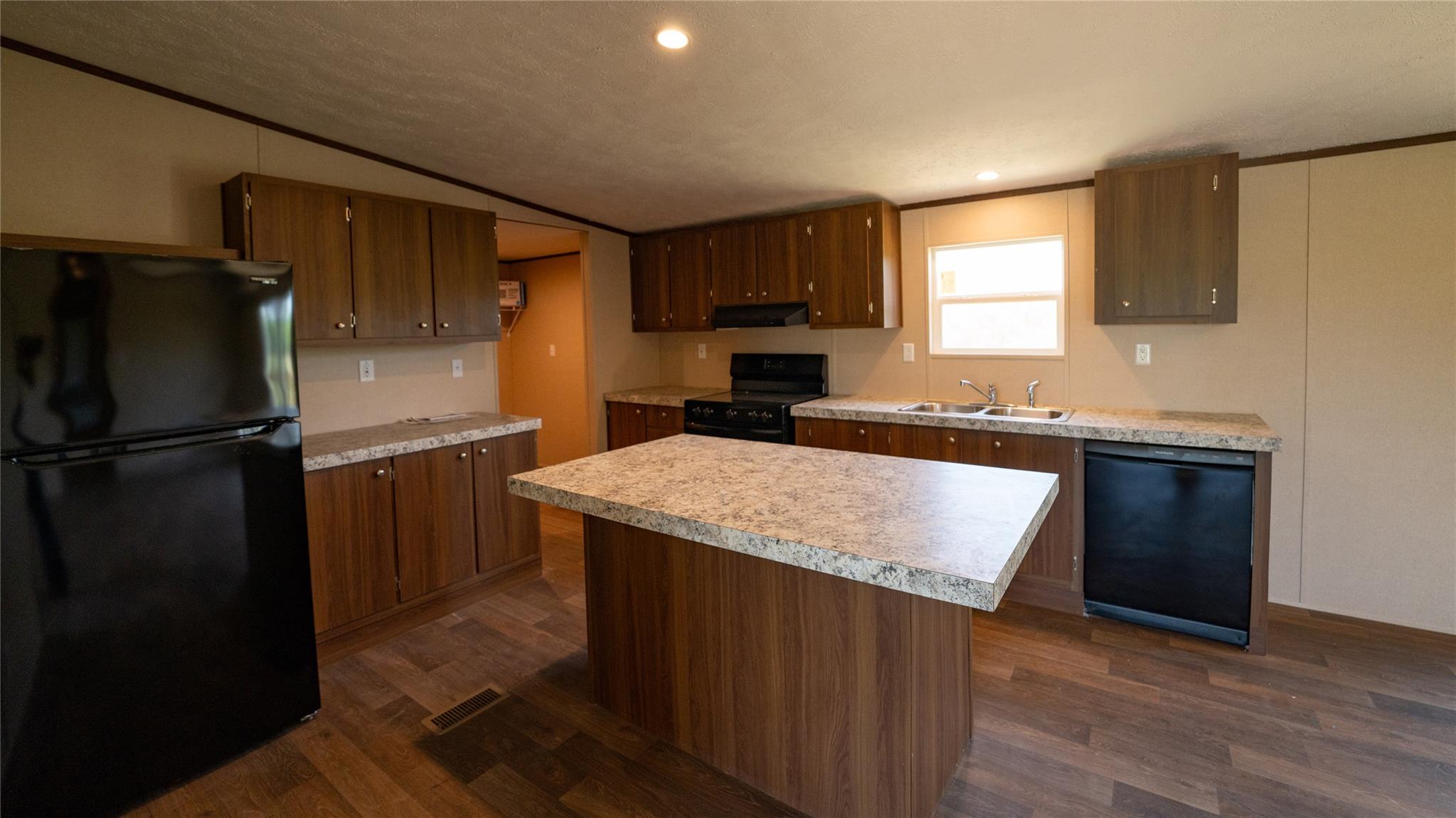 1121 Callihan Road Luling TX 78648
