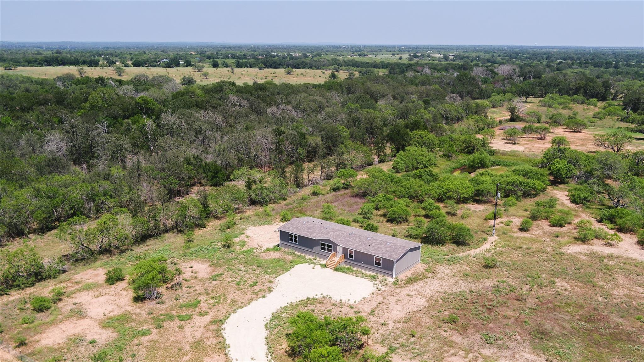 1121 Callihan Road Luling TX 78648