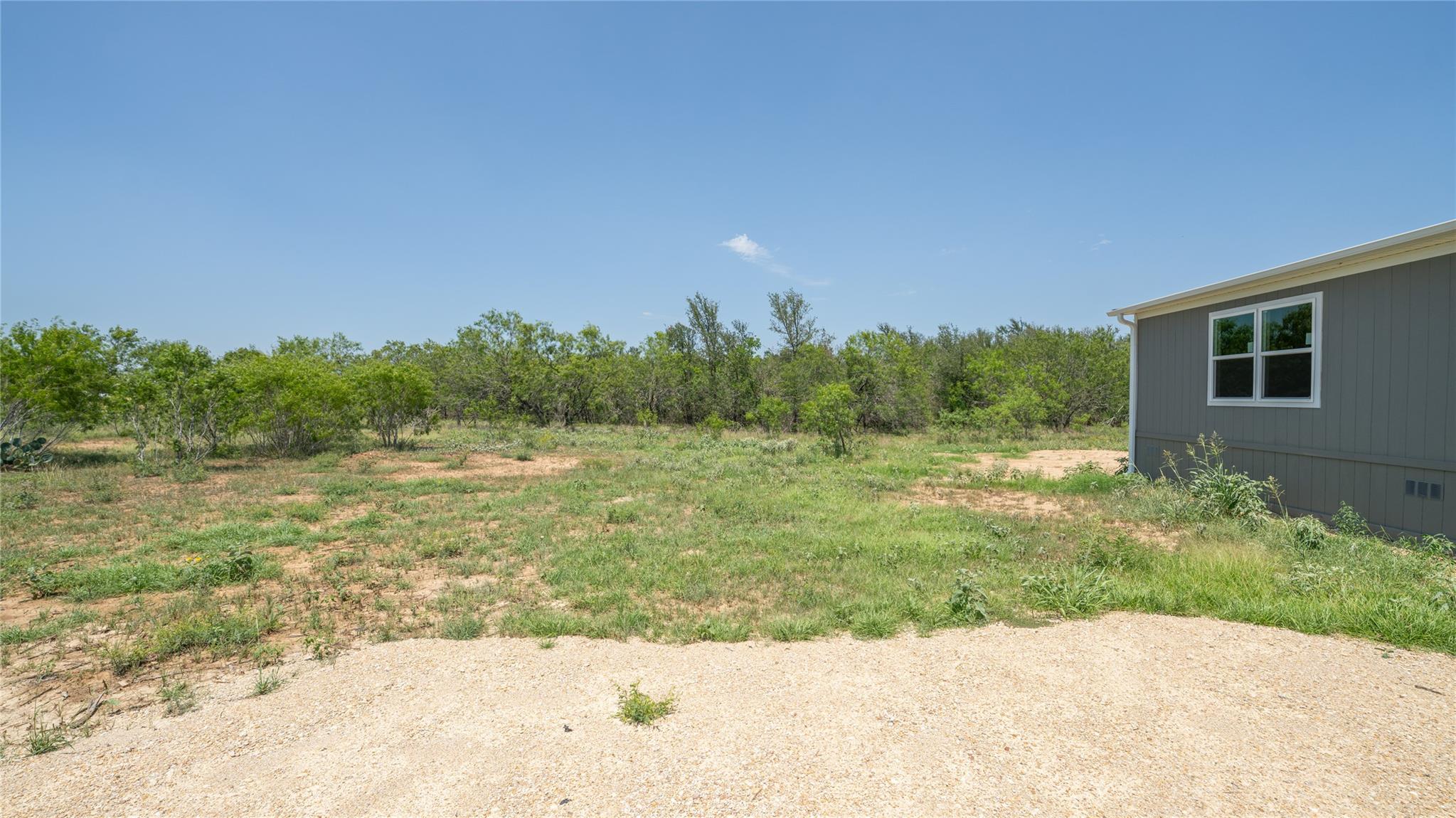 1121 Callihan Road Luling TX 78648