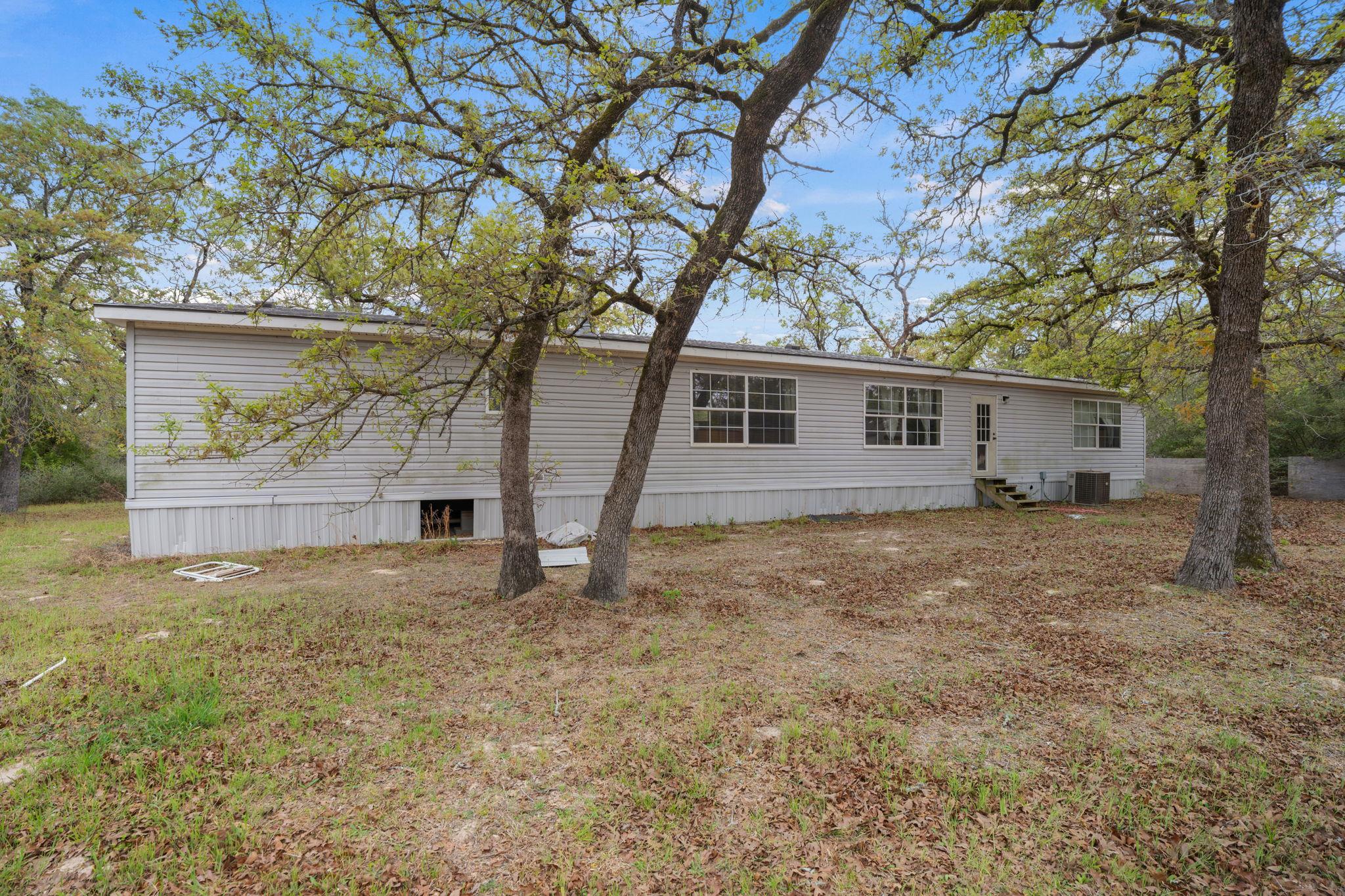 1319 County Road C Lexington TX 78947