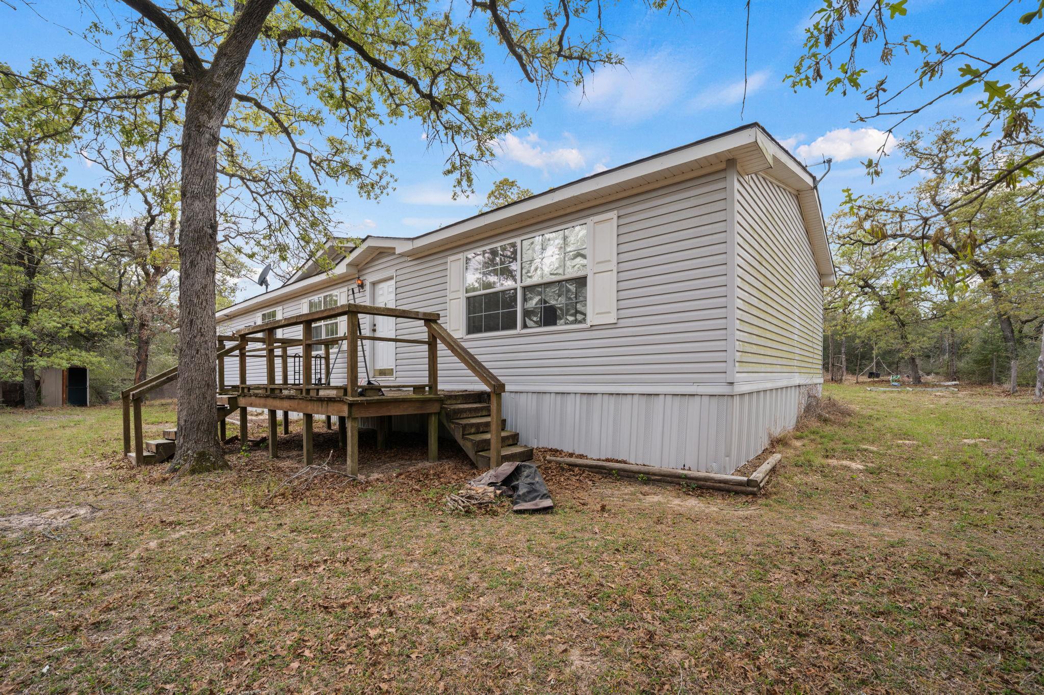 1319 County Road C Lexington TX 78947