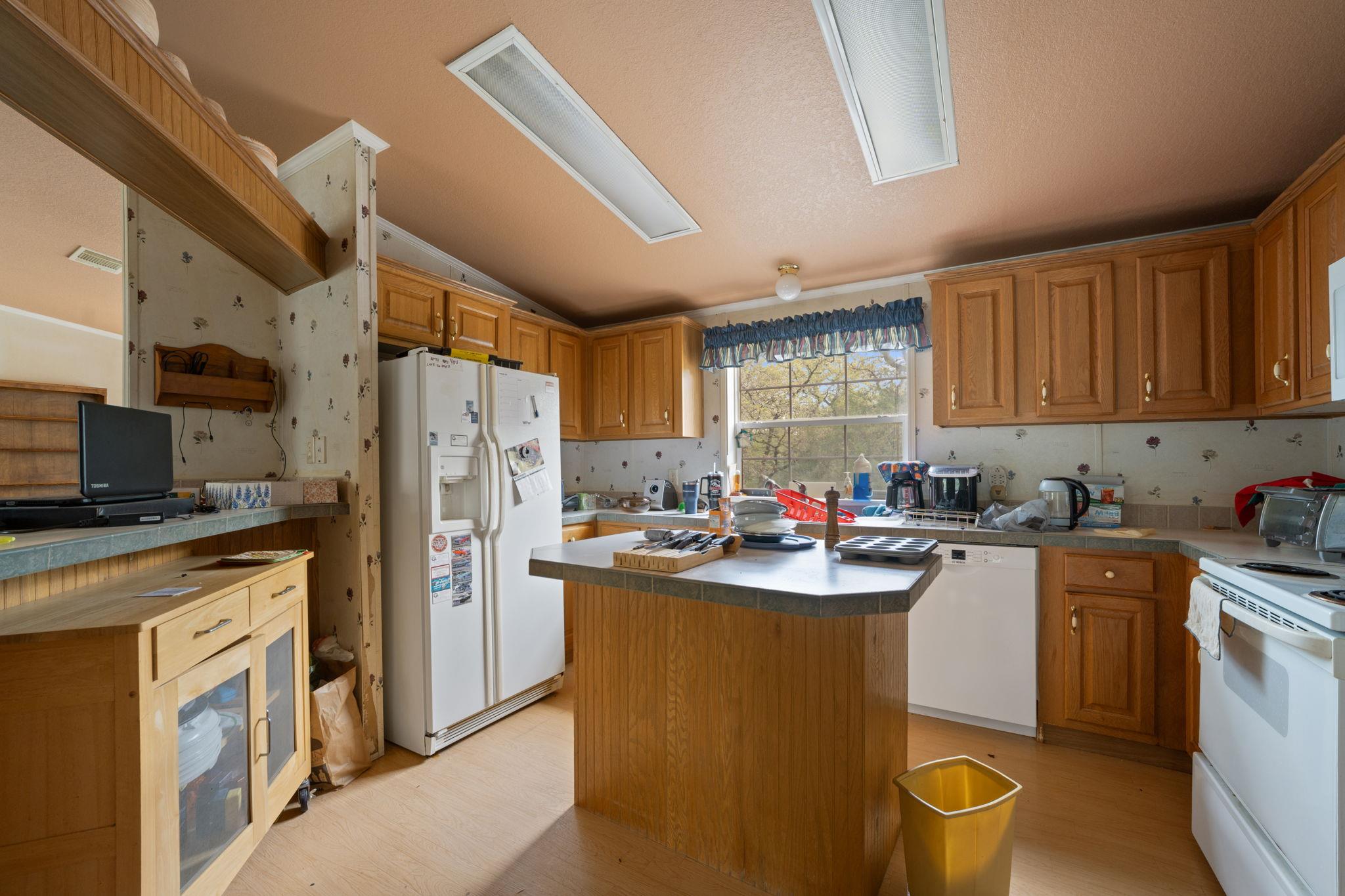 1319 County Road C Lexington TX 78947