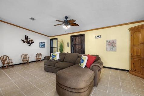 1761 Lcr 822 Groesbeck TX 76642
