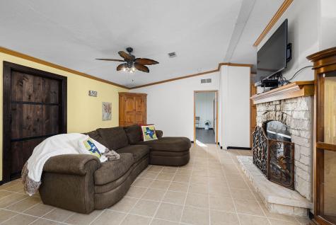 1761 Lcr 822 Groesbeck TX 76642
