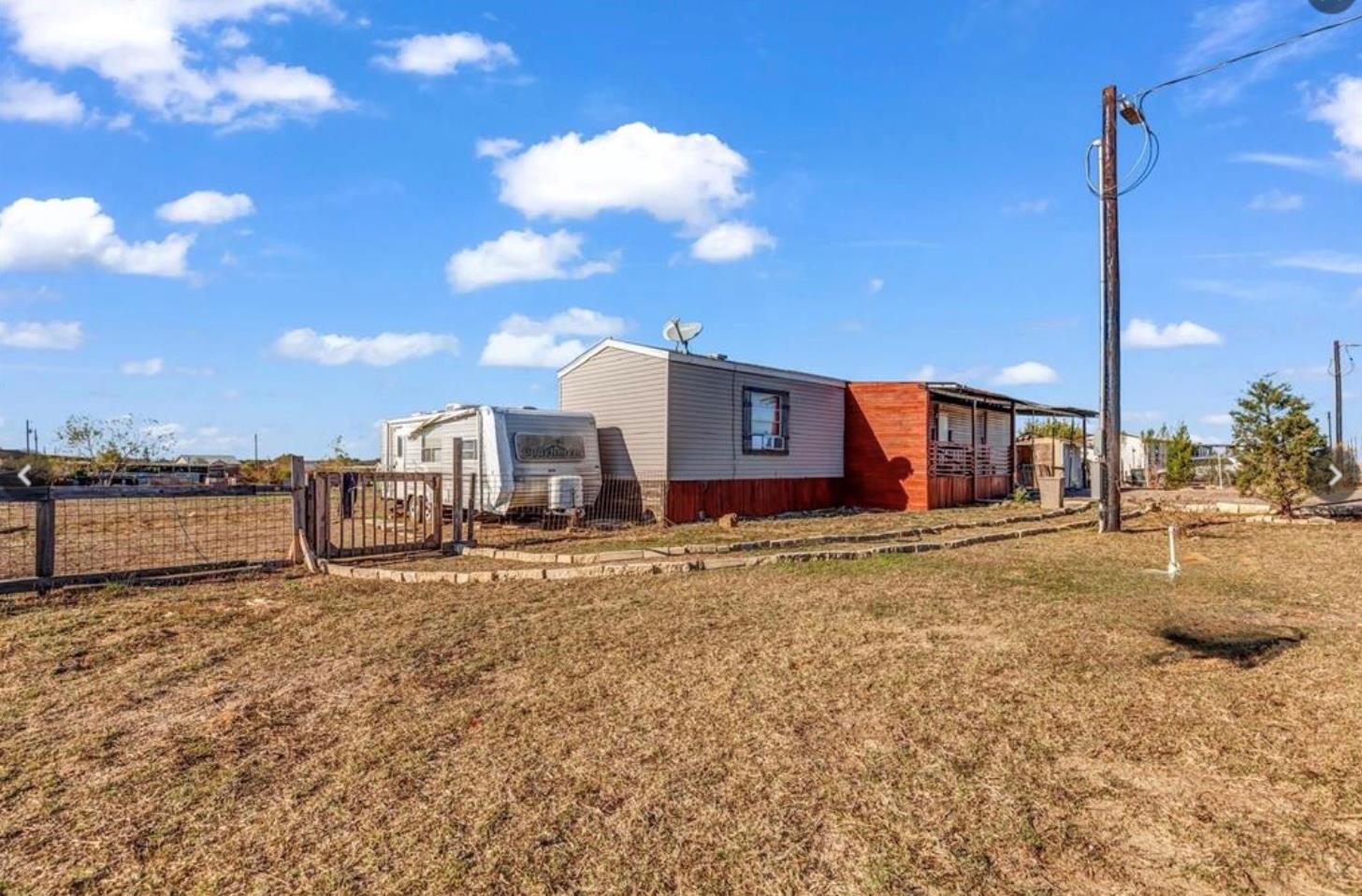 282 New Trail Elgin TX 78621