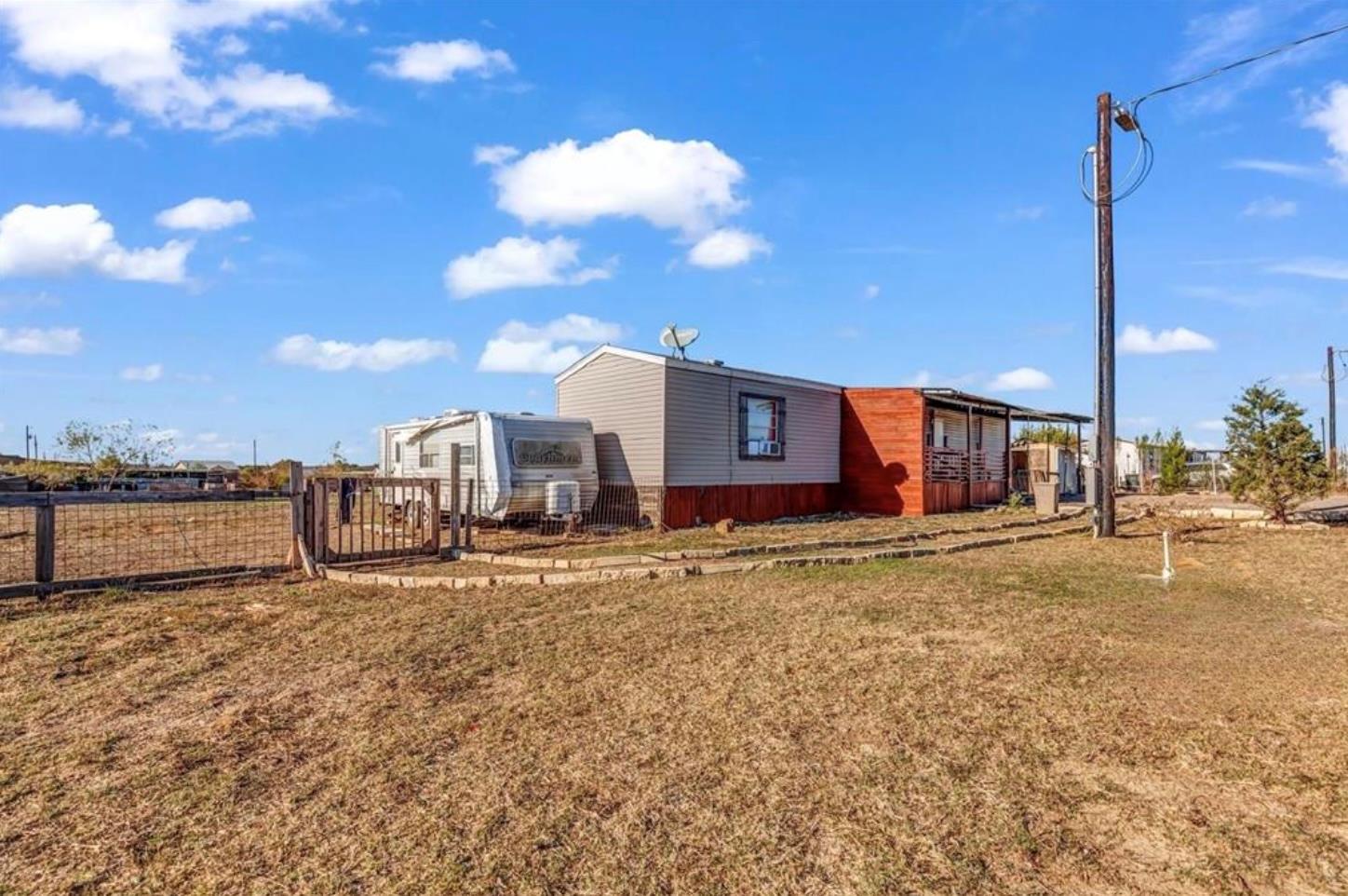 282 New Trail Elgin TX 78621
