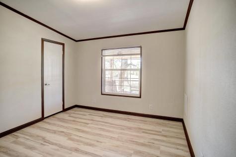 552 S Old Potato Road Paige TX 78659