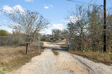 214 The Ranch Road Del Valle TX 78617