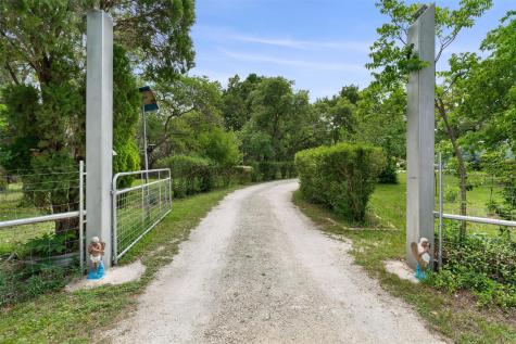 300 Corral Lane Liberty Hill TX 78642