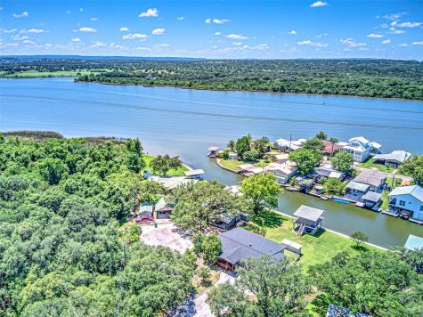 702 Liveoak Road Kingsland TX 78639