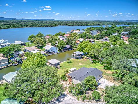 702 Liveoak Road Kingsland TX 78639
