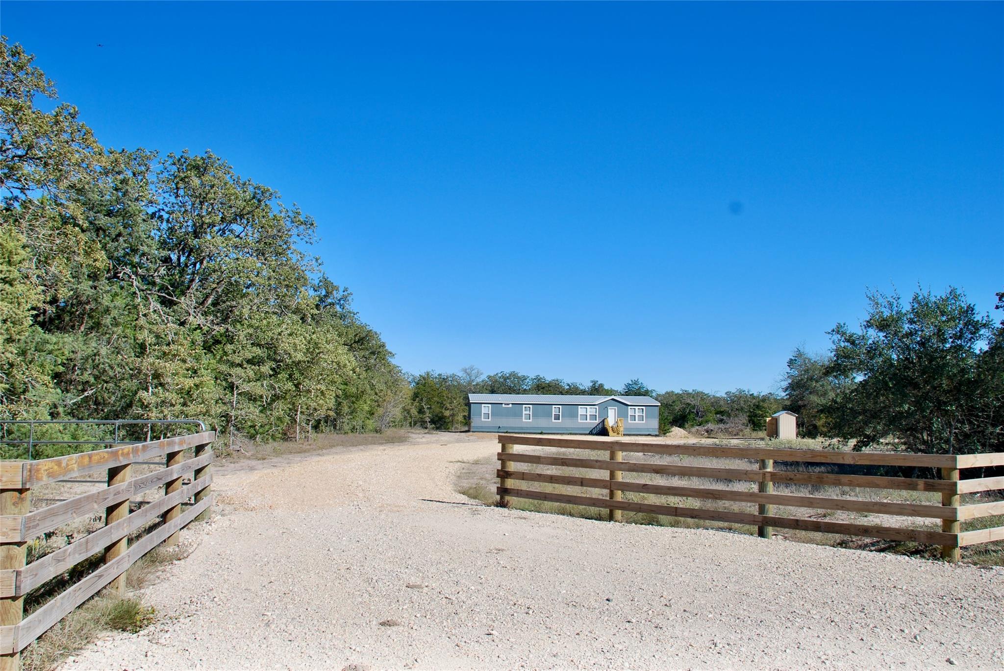 1727 Davis Road Muldoon TX 78949