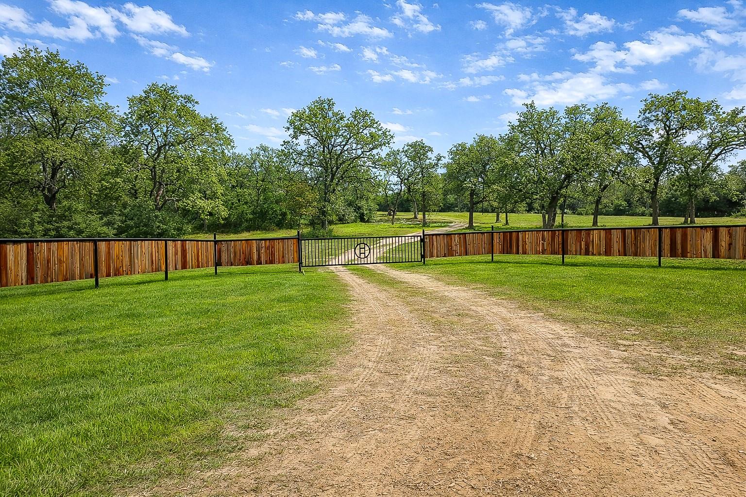 7031 Red Rock Road Franklin TX 77856