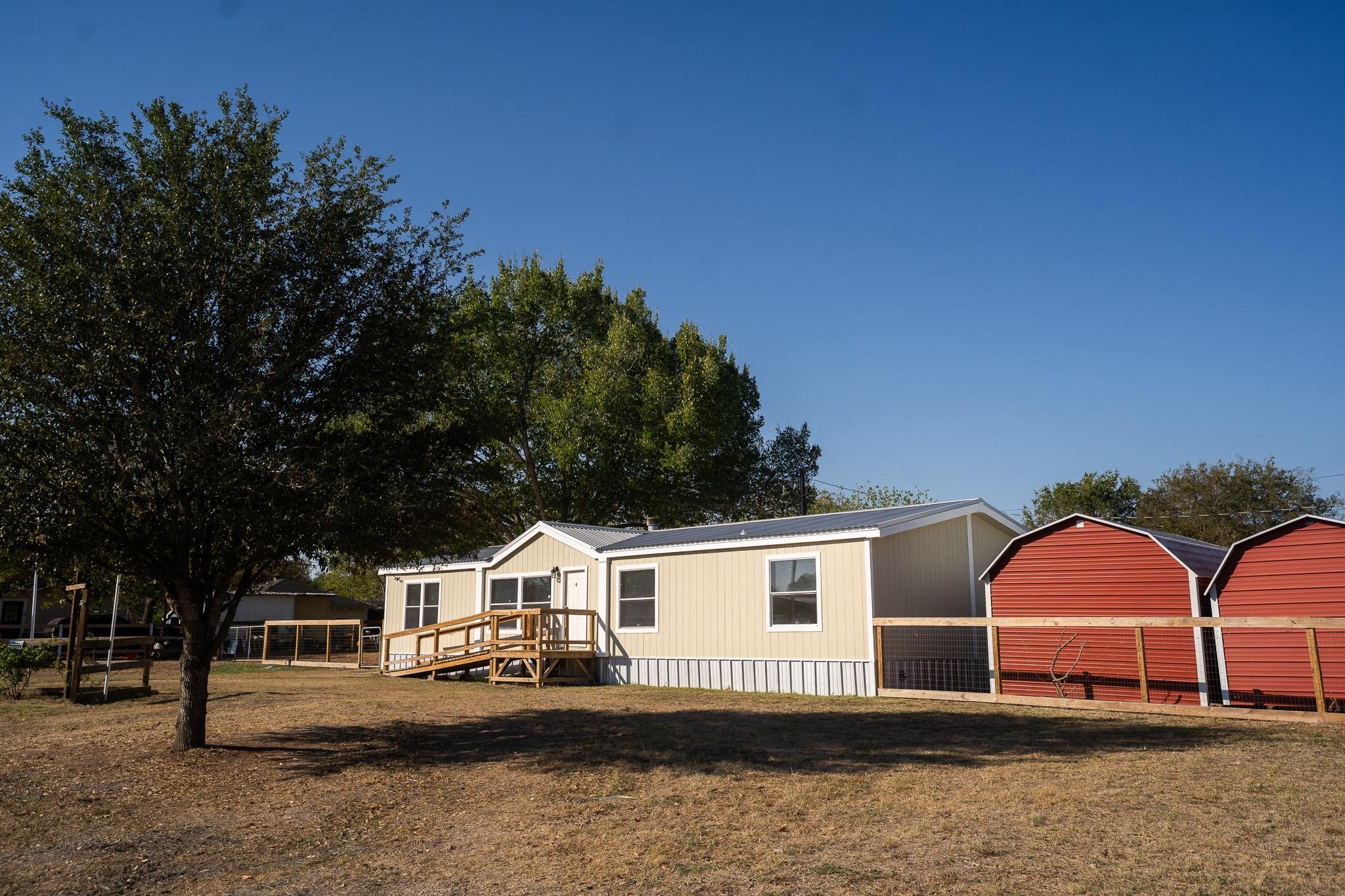 404 S Mill Street Flatonia TX 78941